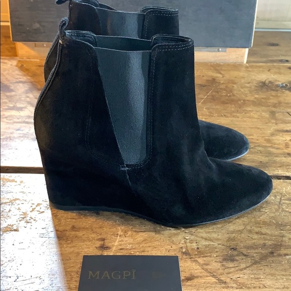 Lanvin Shoes - LANVIN Classic Suede Wedged Ankle Boot